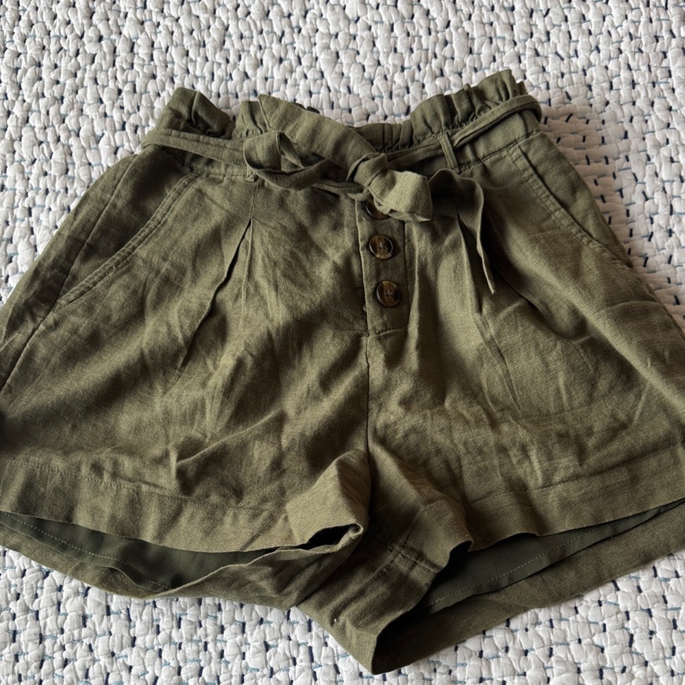 American Eagle Olive Green Women's Paper Bag Shorts